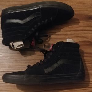Vans Sk8-Hi Suede Sneakers In Black